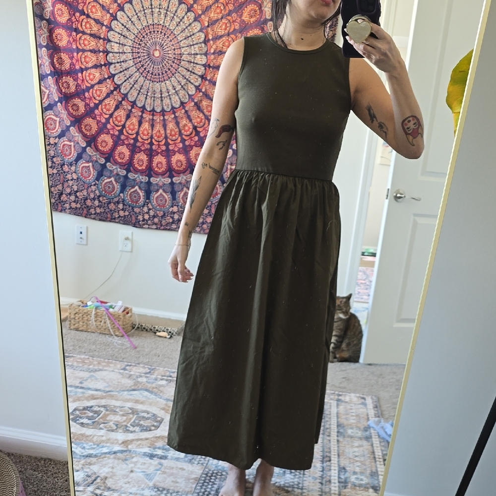 UNIQLO Sleeveless Olive Green Maxi Dress